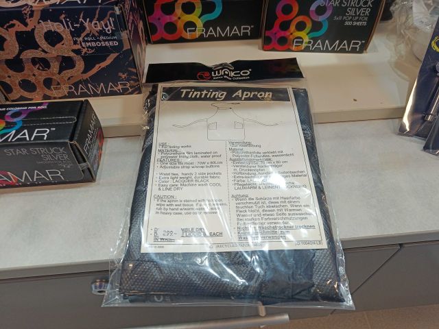 888910-21 Lot with accessories for dyeing