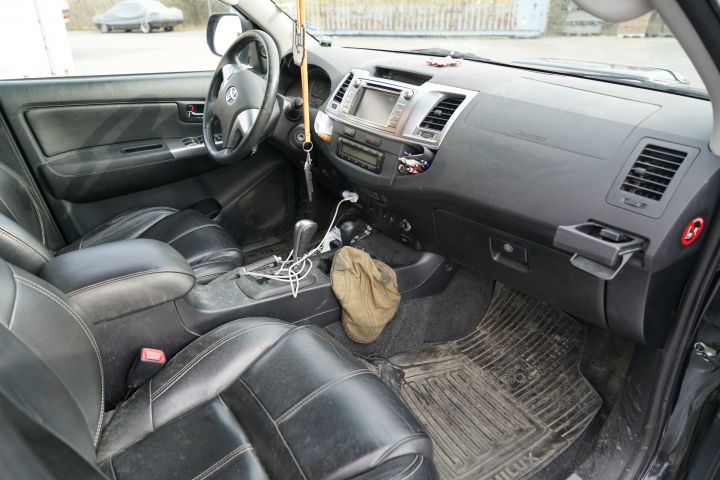 905041-14 Toyota Hilux Invincible Double Cab 3.0 D-4D 4x4 - 2014