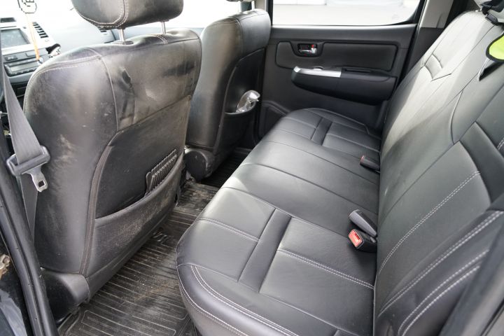 905041-18 Toyota Hilux Invincible Double Cab 3.0 D-4D 4x4 - 2014