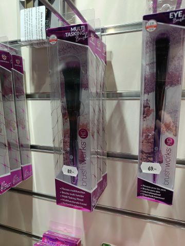 888949-4 Remnant from Frisör-Butik