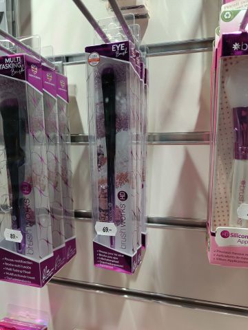 888949-5 Remnant from Frisör-Butik