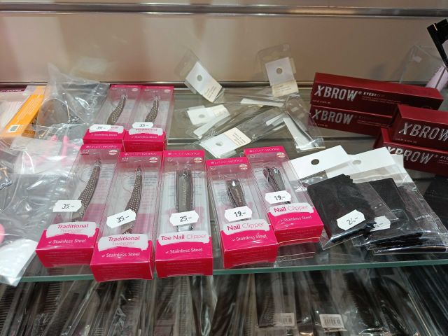 888949-14 Remnant from Frisör-Butik