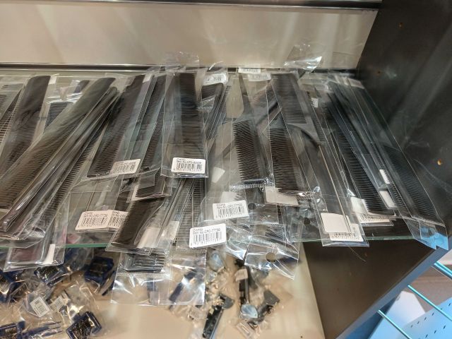 888949-16 Remnant from Frisör-Butik