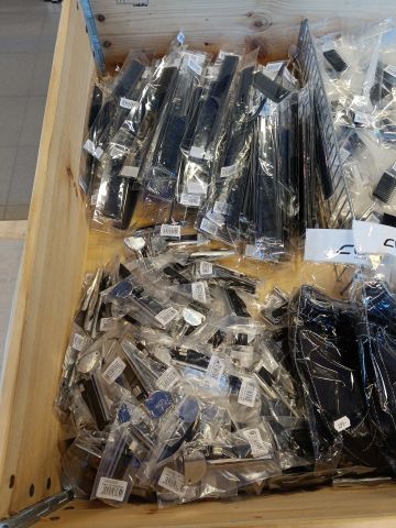 888949-28 Remnant from Frisör-Butik