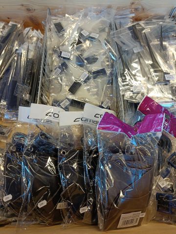 888949-29 Remnant from Frisör-Butik