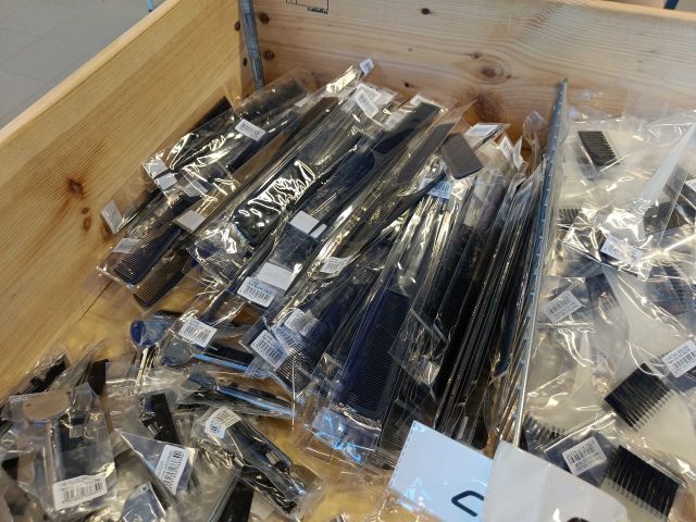 888949-33 Remnant from Frisör-Butik