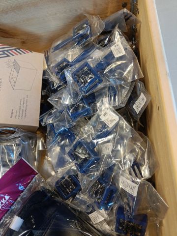 888949-37 Remnant from Frisör-Butik