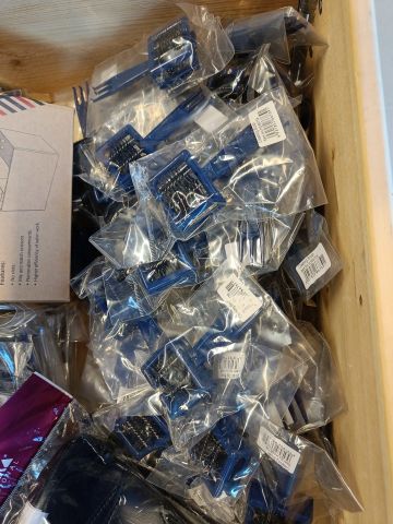 888949-38 Remnant from Frisör-Butik