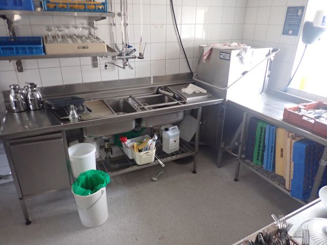 778198-1 Dishwasher Metos WD6 with stainless steel benches