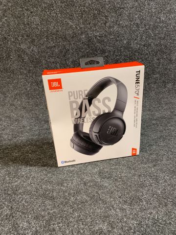 904826-2 Wireless on-ear headphones JBL T570 BT - Black