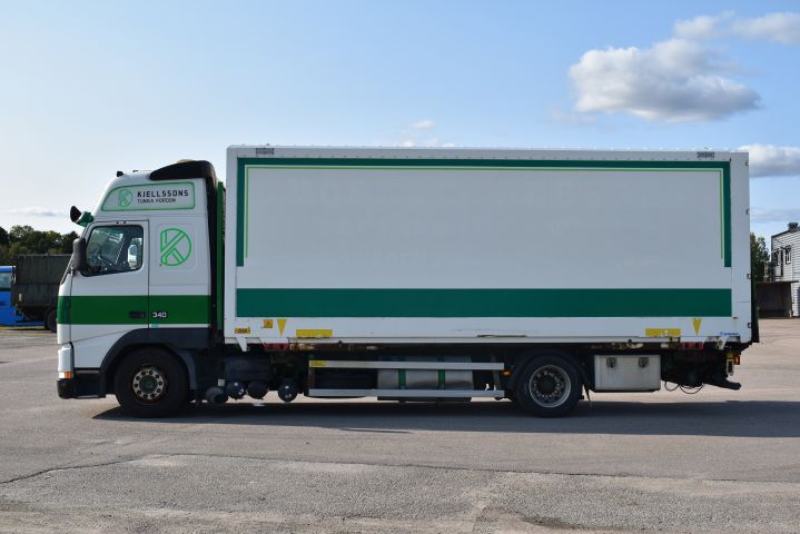 905373-2 Volvo FH12-340 Jmnl. Bass, 6x2 - 2001