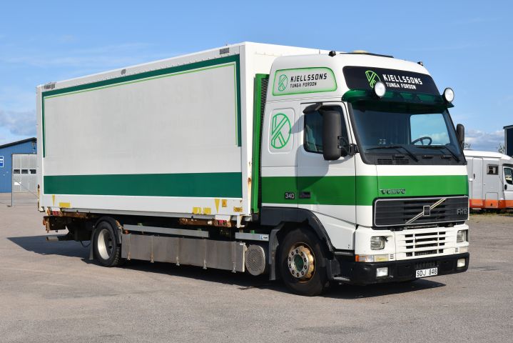 905373-7 Volvo FH12-340 Jmnl. Bass, 6x2 - 2001