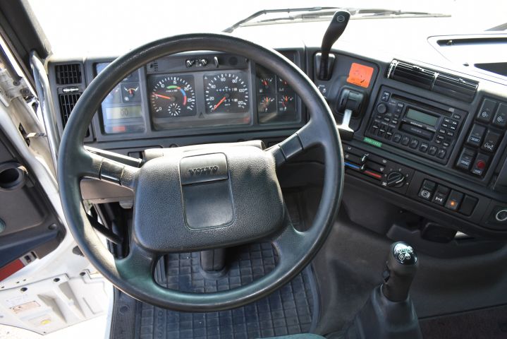 905373-15 Volvo FH12-340 Jmnl. Bass, 6x2 - 2001