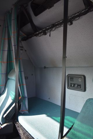 905373-26 Volvo FH12-340 Jmnl. Bass, 6x2 - 2001