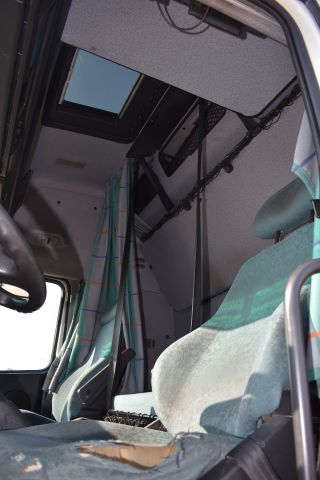 905373-31 Volvo FH12-340 Jmnl. Bass, 6x2 - 2001