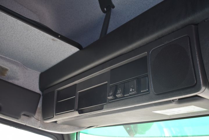 905373-37 Volvo FH12-340 Jmnl. Bass, 6x2 - 2001