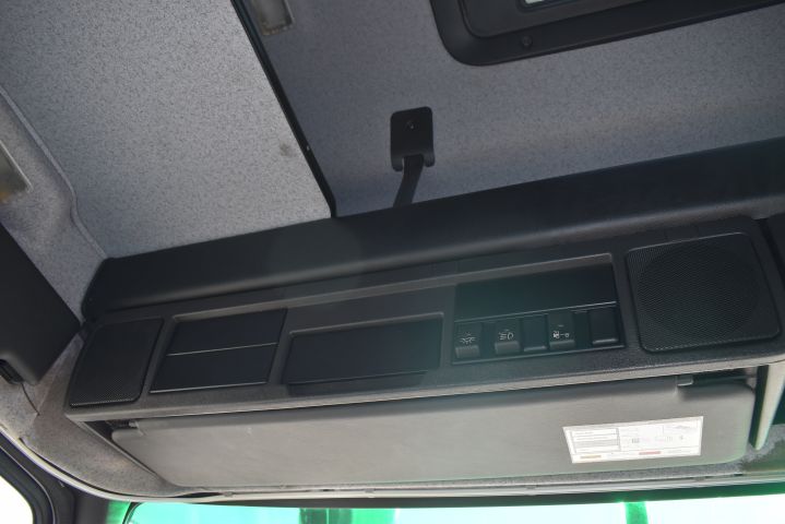 905373-38 Volvo FH12-340 Jmnl. Bass, 6x2 - 2001