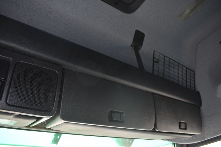 905373-39 Volvo FH12-340 Jmnl. Bass, 6x2 - 2001