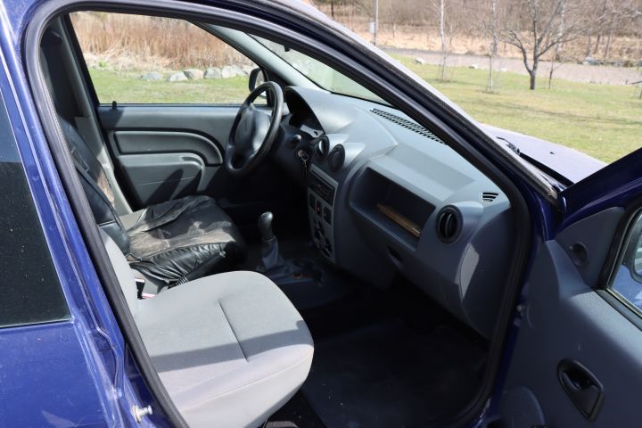 905378-7 Dacia Logan 1.5 dCi Pickup - 2010