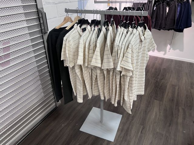 672878-2 Shop fittings, clothes hangers etc. "everything in the shop"