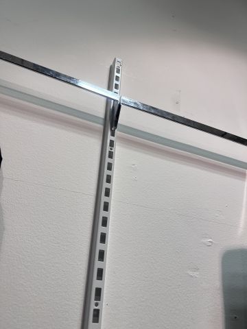 672878-12 Shop fittings, clothes hangers etc. "everything in the shop"