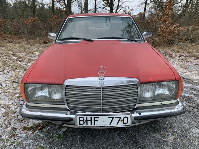 905081-5 Mercedes-Benz 280 CE - 1977