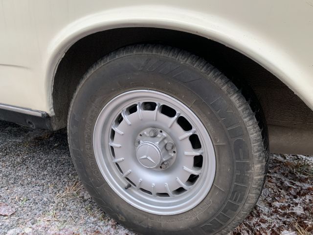 905081-9 Mercedes-Benz 280 CE - 1977