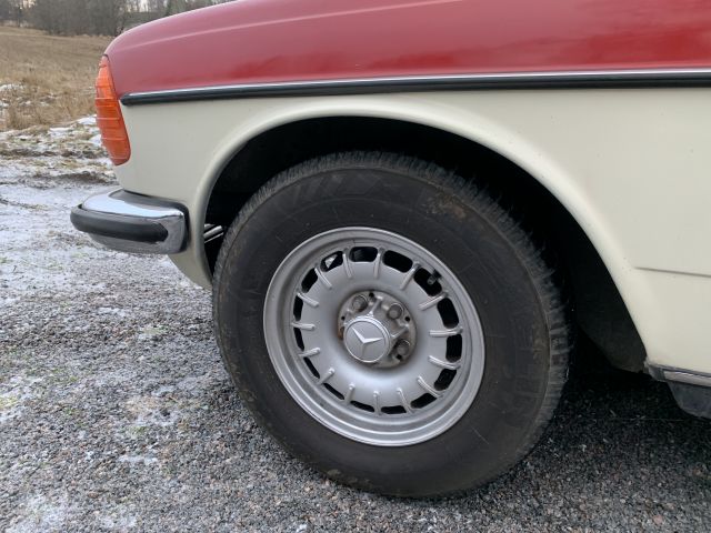 905081-11 Mercedes-Benz 280 CE - 1977