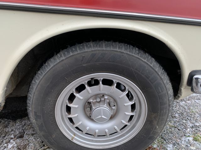 905081-16 Mercedes-Benz 280 CE - 1977