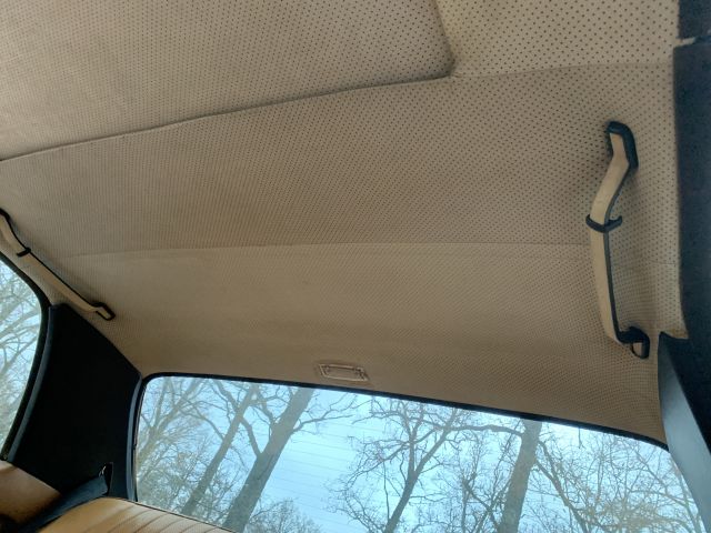 905081-32 Mercedes-Benz 280 CE - 1977