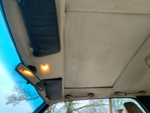 905081-33 Mercedes-Benz 280 CE - 1977