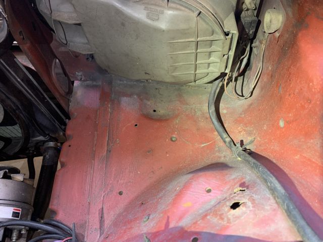 905081-62 Mercedes-Benz 280 CE - 1977