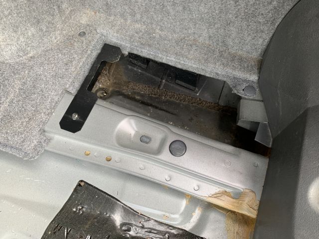 905083-21 Volvo S90 - 1997