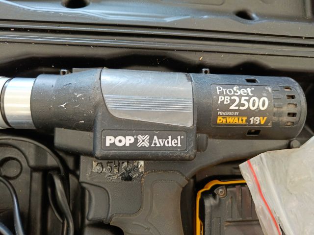 888990-4 Popnit pistol DeWalt ProSet PB2500