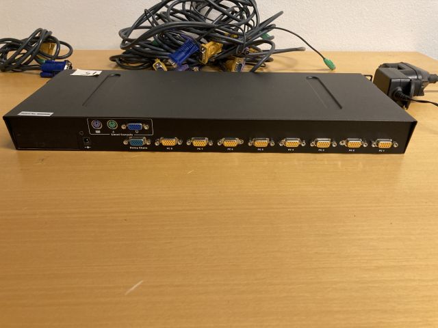 904424-3 Oxca KVM Switch