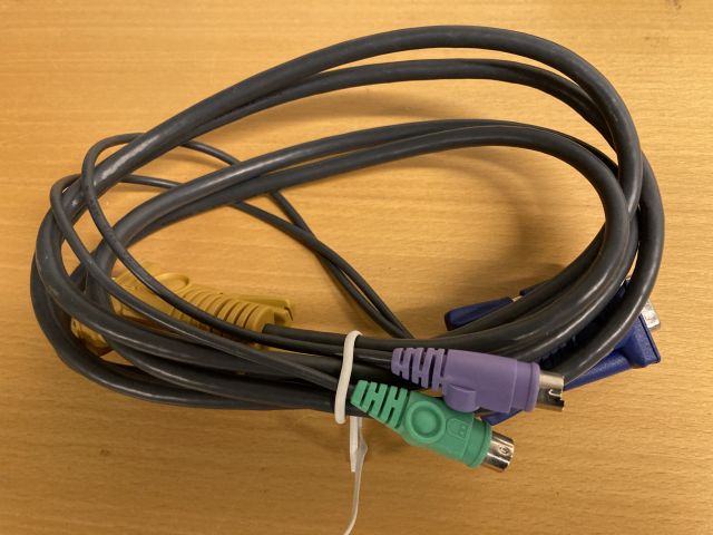904424-4 Oxca KVM Switch