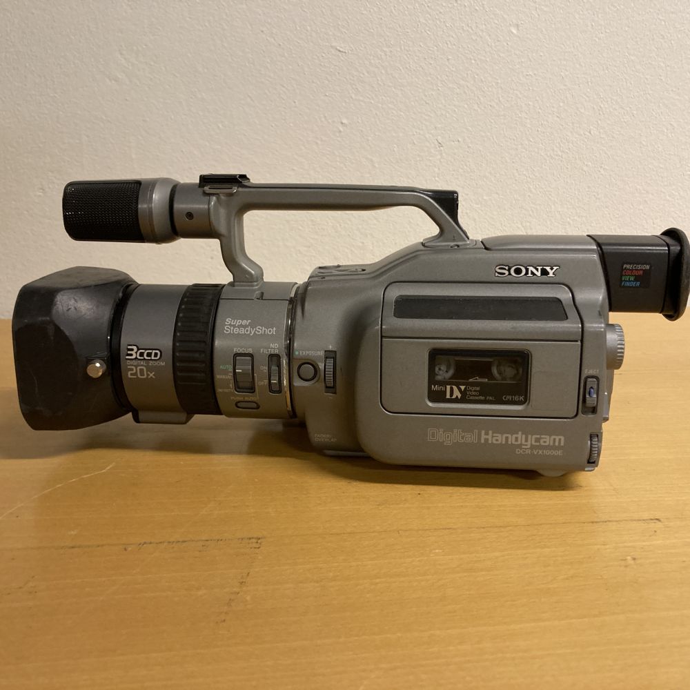 Sony dcr-vx1000 Camera + Underwater case + Underwater light | PS