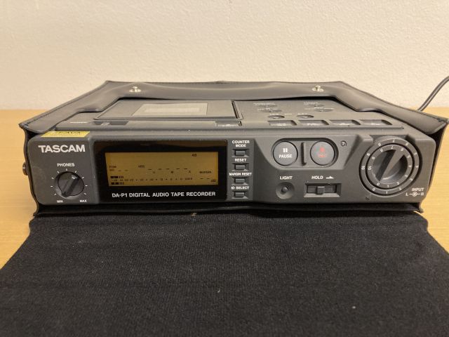 Tascam Da-p1 Portable Dat Recorder Vintage – Pour Pièces (Problème Chargement K7)