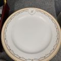 902339-3 Crockery, tablecloths, cutlery