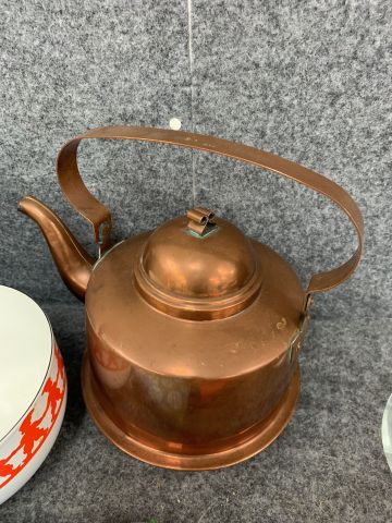 902339-9 Crockery, tablecloths, cutlery