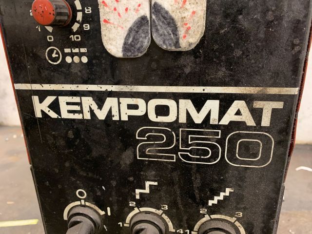 810272-7 MIG welder Kemppi Kempomat 250