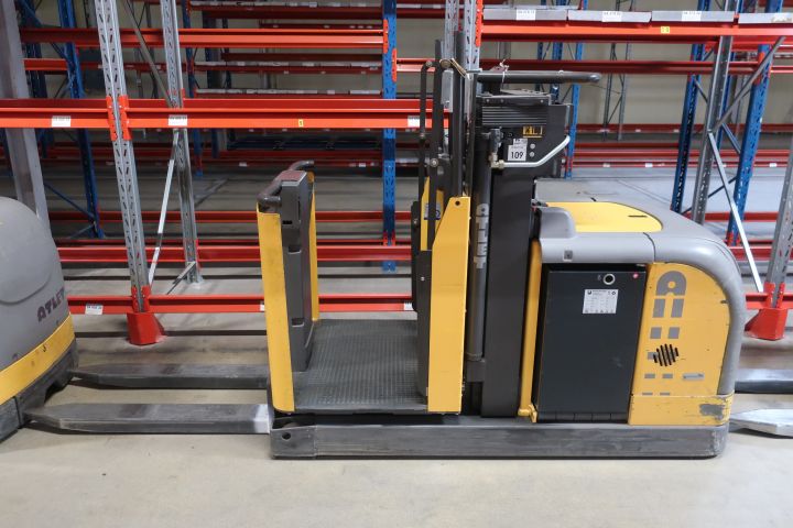 894404-2 Pickup Truck - Athlete OPM / 100TVI175 - 2002 (2956h)