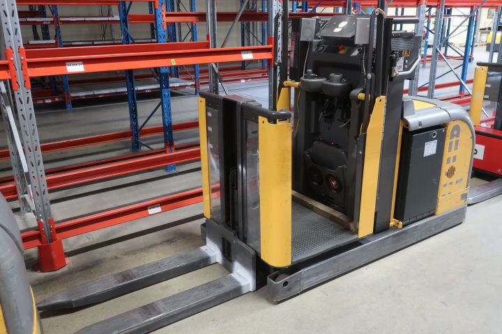 894404-3 Pickup Truck - Athlete OPM / 100TVI175 - 2002 (2956h)