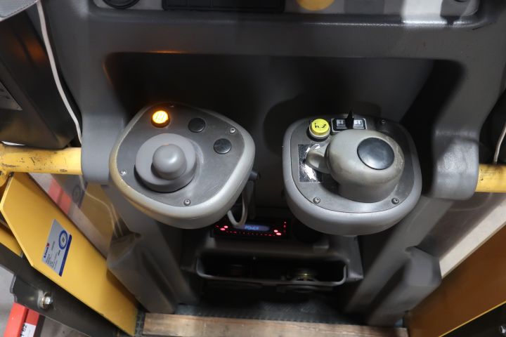 894404-8 Pickup Truck - Athlete OPM / 100TVI175 - 2002 (2956h)