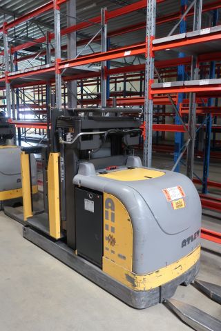 894404-14 Pickup Truck - Athlete OPM / 100TVI175 - 2002 (2956h)