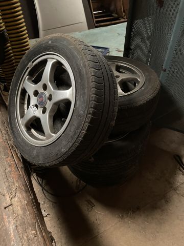 880456-1 Tires with rims 4 pcs 195/60 R15