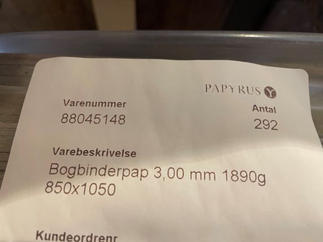 877211-2 Bookbinding cardboard 85x105cm