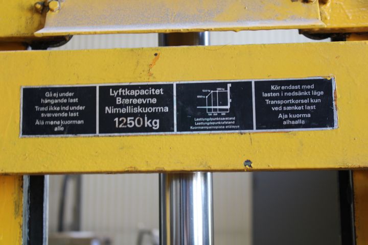 901755-7 Joint stacker Jungheinrich model Ejc12.5 G year model 1971