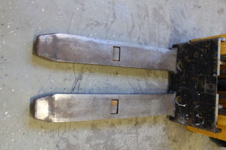 901755-8 Joint stacker Jungheinrich model Ejc12.5 G year model 1971