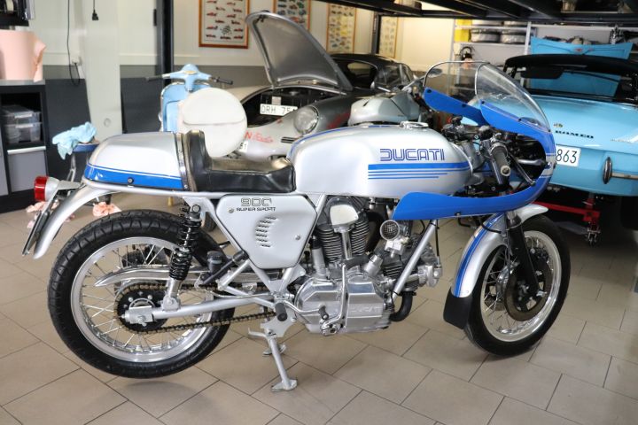 704108-39 Ducati 900 Ss - 1976